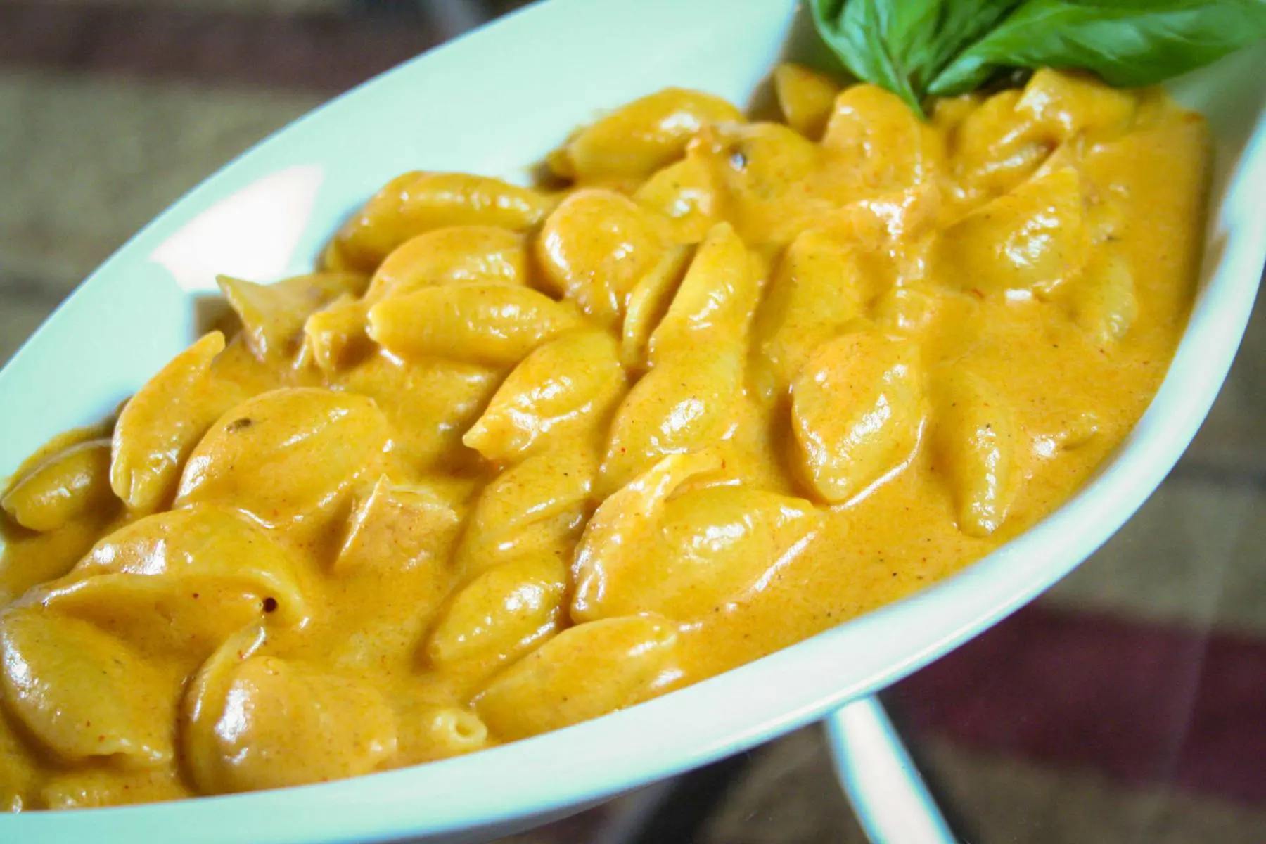 Chicken Enchilada Mac and cheese is an American favorite, but combine it with an enchilada sauce and you’ve got a flavor combo with a kick
