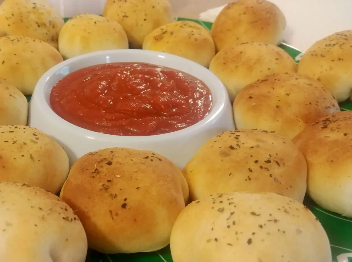 These easy homemade Pizza Rolls will have the entire family wanting more!
