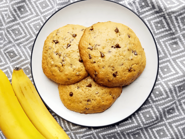 Banana Peanut Butter Chocolate Chip Muffin Tops | Eat Wheat