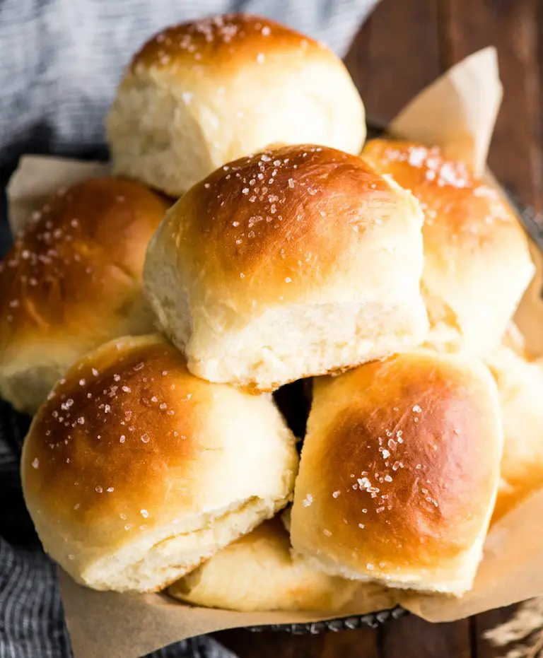 Best Homemade Dinner Rolls from JoyFoodSunshine | Easter Menu Ideas