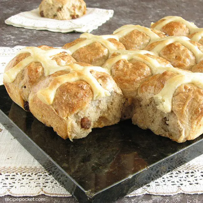 No Knead Hot Cross Buns by Recipe Pocket | Easter Menu Ideas