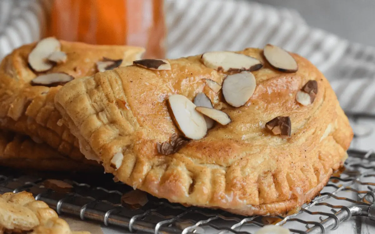 Photo: Peaches ‘n Cream Biscuit Hand Pies