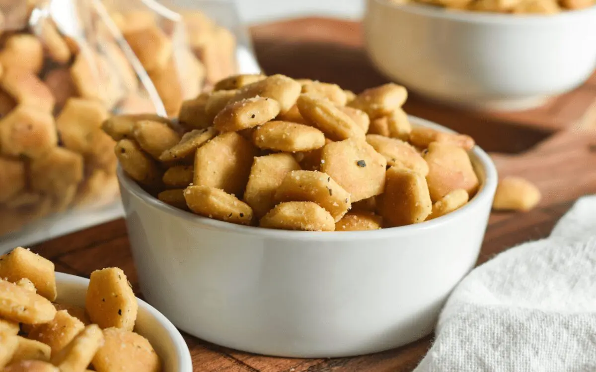 Photo: Seasoned Oyster Crackers.