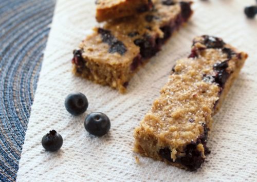 Whole Grain Blueberry Banana Breakfast Bars are a perfect addition to your breakfast menu! Easy to make, easy to store and easy to pack!