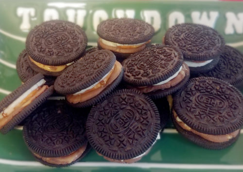 Sweet and Salty Oreos are an easy snack for any big game! Oreos, pretzels and Rolos are a winning combination!